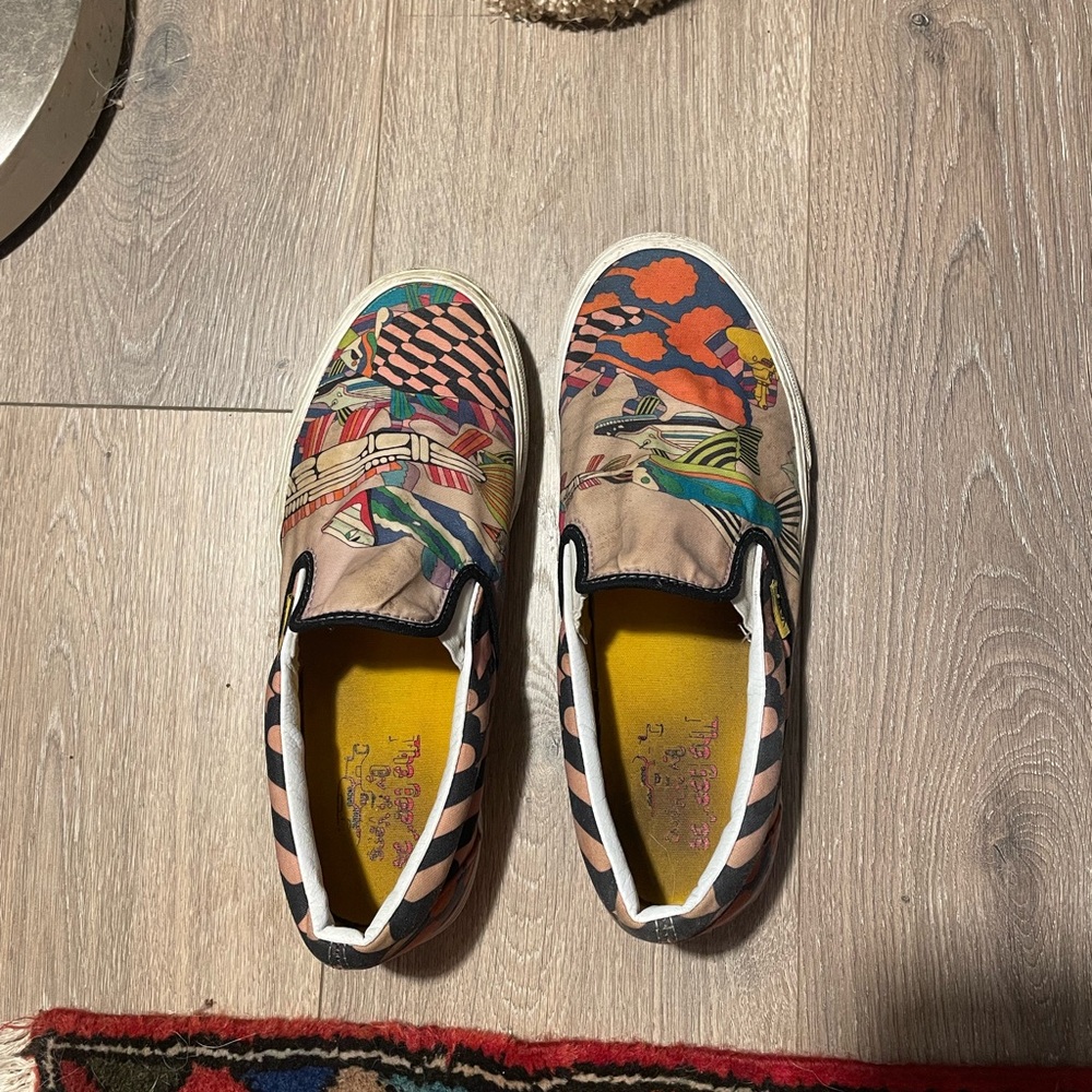 Beatles yellow submarine shoes EXTREMELY RARE